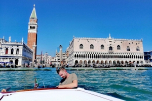 Venecia: Excursión Privada en Barco con Recogida en el Hotel