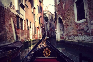 Venice: Private Ghost Tour and Gondola Ride