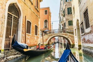 Venice: Private Gondola Ride along Grand Canal