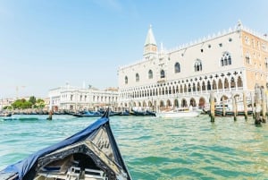 Venice: Private Gondola Ride along Grand Canal