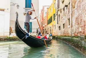 Venice: Private Gondola Ride along Grand Canal