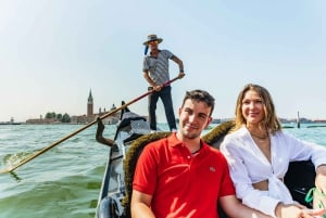 Venice: Private Gondola Ride along Grand Canal