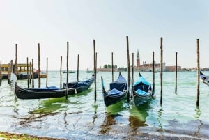 Venice: Private Gondola Ride along Grand Canal