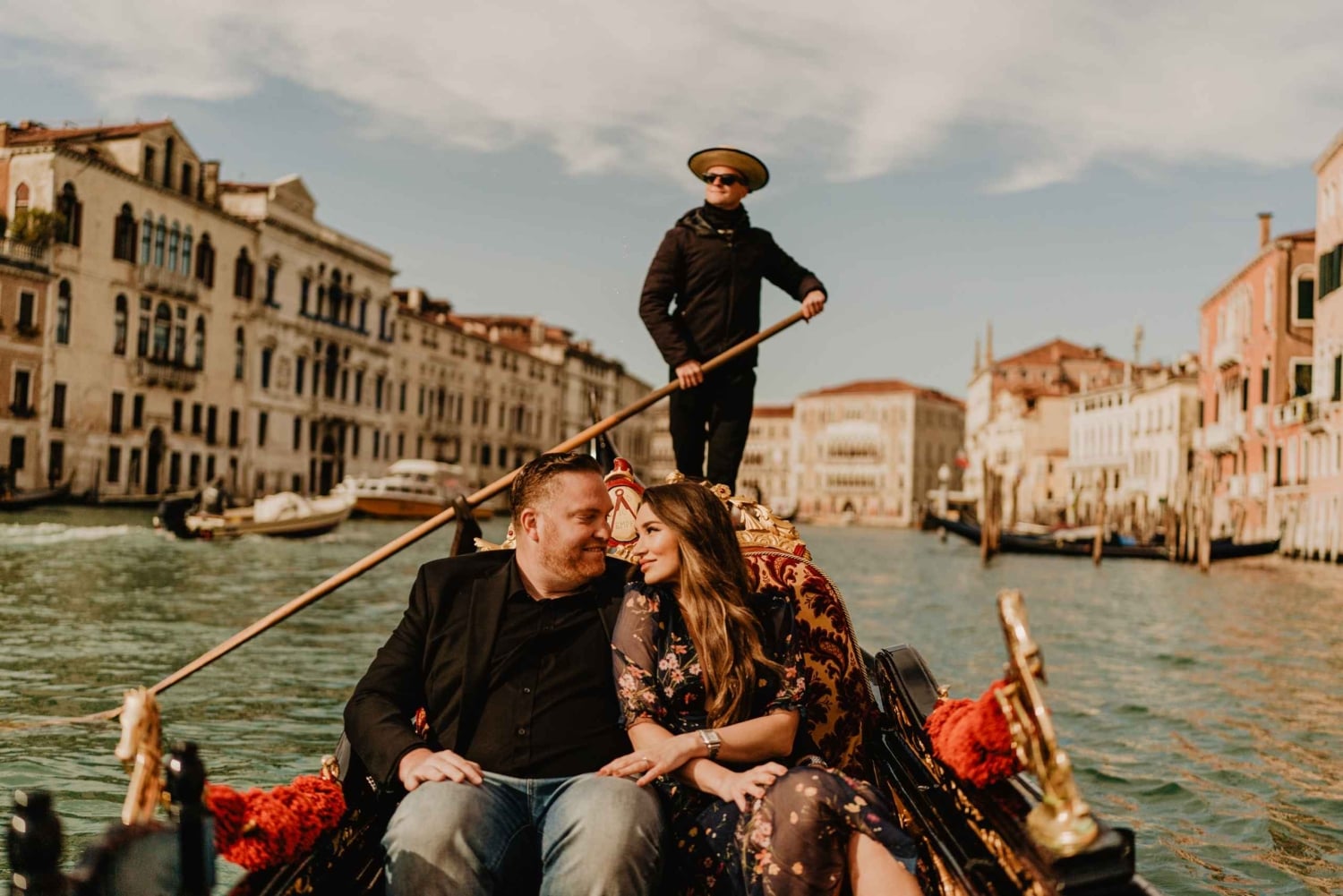 Venise : Promenade en gondole privée avec un photographe professionnel