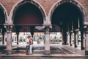 Venice: Private Gondola Ride with Professional Photographer