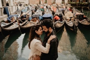 Venise : Promenade en gondole privée avec un photographe professionnel