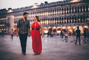 Venise : Promenade en gondole privée avec un photographe professionnel