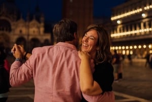 Venise : Promenade en gondole privée avec un photographe professionnel