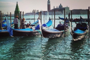 Venetsia: Markuksen palatsi, Gondoli, Venetsia: Yksityinen kiertoajelu