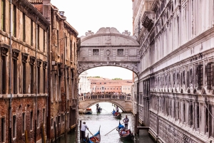 Venetsia: Markuksen palatsi, Gondoli, Venetsia: Yksityinen kiertoajelu