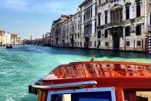 Venezia: Trasferimento privato dalla stazione ferroviaria con taxi acqueo