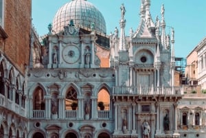 Venice: Private Walking Tour, Doges Palace and Gondola Ride