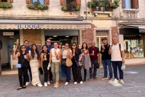 ヴェネツィアリアルト地区ストリートフードツアーと観光