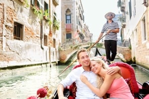 Romantic Gondola tour and Dinner for two