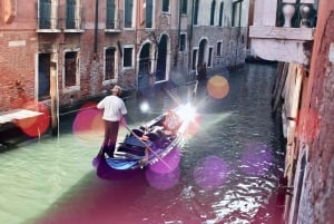 Venice: Romantic Gondola tour and Dinner for two