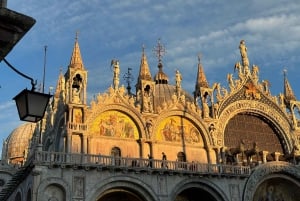 Venecia: entrada prioritaria a la basílica de San Marcos, anfitrión y audioguía