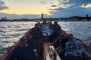 Venecia: crucero por la laguna secreta en una embarcación tradicional.