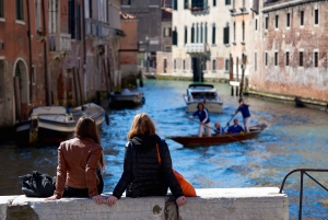 Venice: Semi Private Walking Tour with Gondola Ride & Spritz