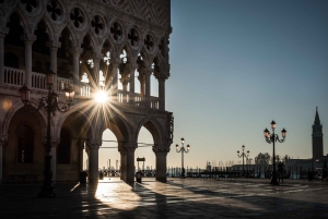 Venice: Semi Private Walking Tour with Gondola Ride & Spritz