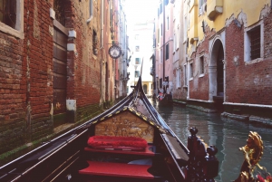 Venice: Semi Private Walking Tour with Gondola Ride & Spritz