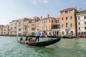 Venice: Shared Gondola Ride Across the Grand Canal