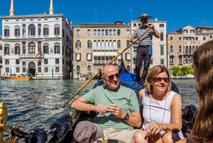 Venice: Shared Gondola Ride Across the Grand Canal