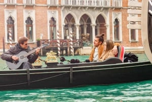 Venice: Shared Gondola Ride and Serenade