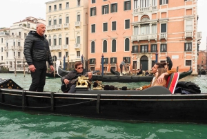 البندقية: رحلة مشتركة بالجندول وحفلة موسيقية