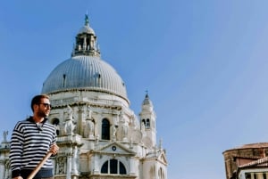 Venedig: Gemeinsame Gondelfahrt durch die Lagunenstadt