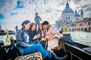 ヴェネツィア：ラグーンシティを巡るゴンドラ乗合ツアー