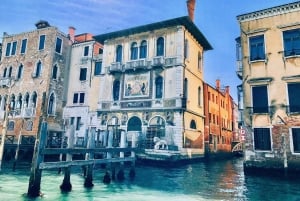 ヴェネツィア：ラグーンシティを巡るゴンドラ乗合ツアー