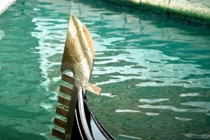 Venedig: Fælles gondol gennem betagende Sukkenes Bro