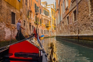Venice: Shared Gondola Tour