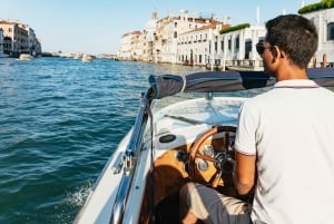 Venice: Shared Water Taxi Transfer to Marco Polo Airport