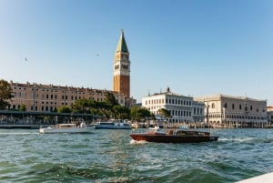 Venice: Shared Water Taxi Transfer to Marco Polo Airport