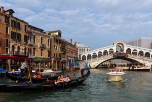 Venice: Small Group Walking Tour and Gondola Ride