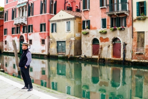 Venice: City Highlights Tour with St Mark's and Gondola Ride