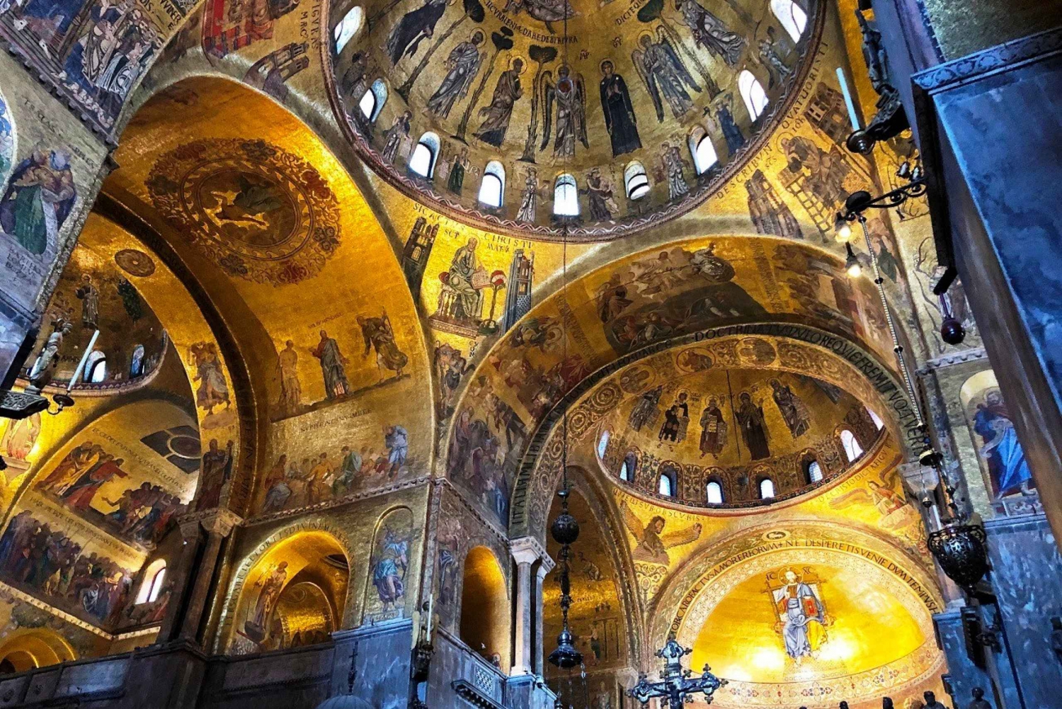 Venice: St. Mark’s Basilica and Gondola Combo Tour