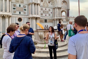 Venezia: Markuskirken og gondol om ettermiddagen