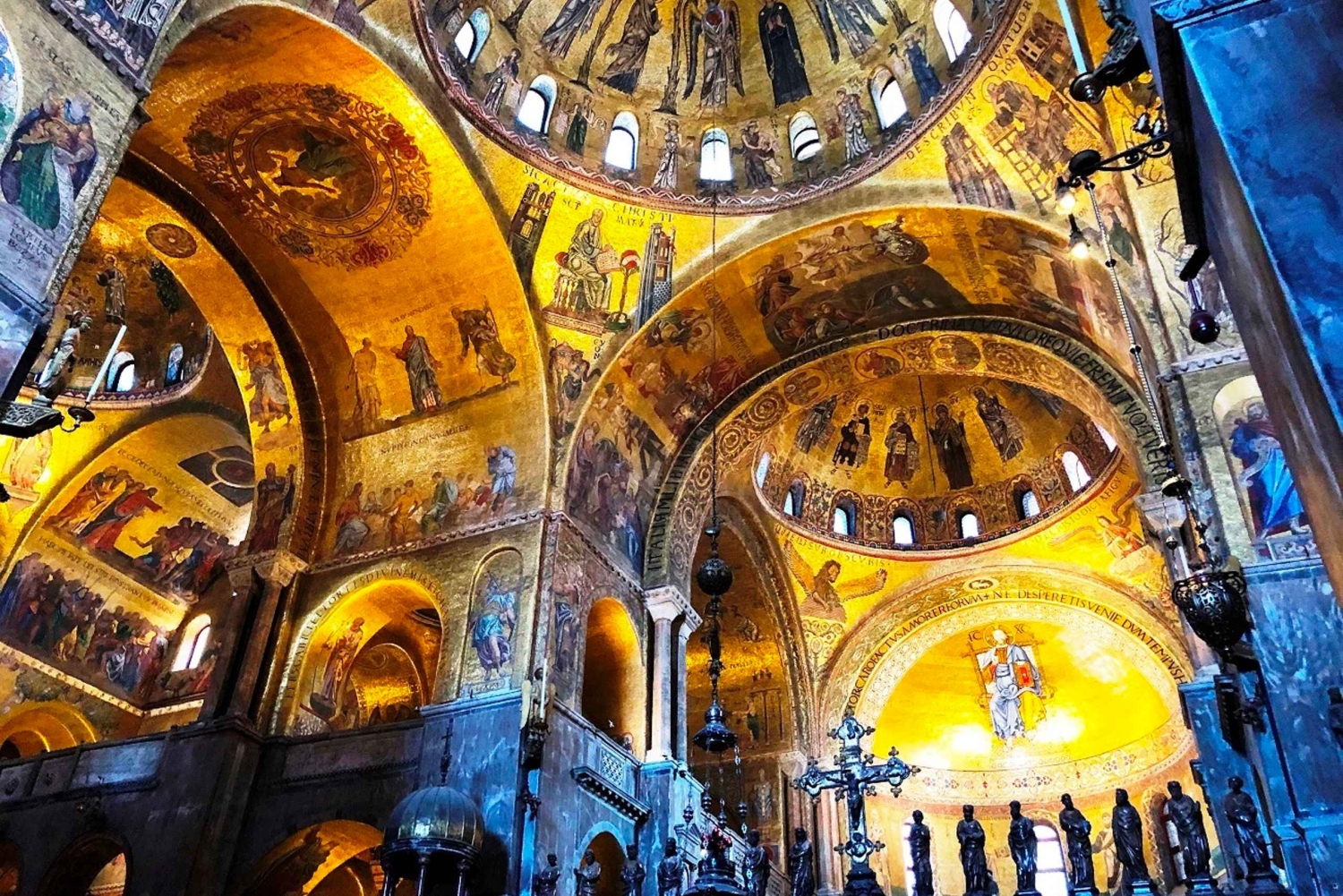 Venice: St. Mark's, Walking Tour and Gondola Combo