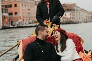 Veneza: sessão de fotos de gôndola contando histórias