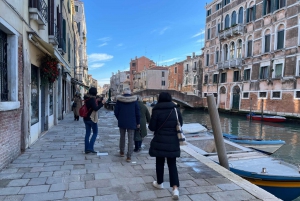 Venice: Street Food Tour Cicchetti & Spritz with Local Guide