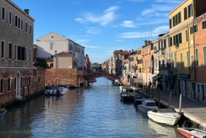 Venice: Street Food Tour Cicchetti & Spritz with Local Guide