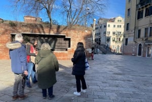 Venice: Street Food Tour Cicchetti & Spritz with Local Guide