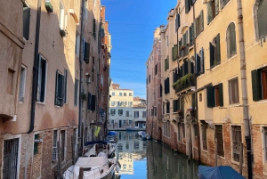 Venice: Street Food Tour Cicchetti & Spritz with Local Guide