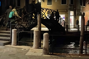 Venice: Sunrise Walking Tour with Espresso