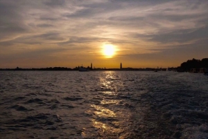 Wenecja: rejs wycieczkowy o zachodzie słońca z aperitifem