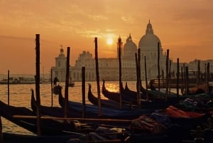 Venice: Sunset Gondola Tour