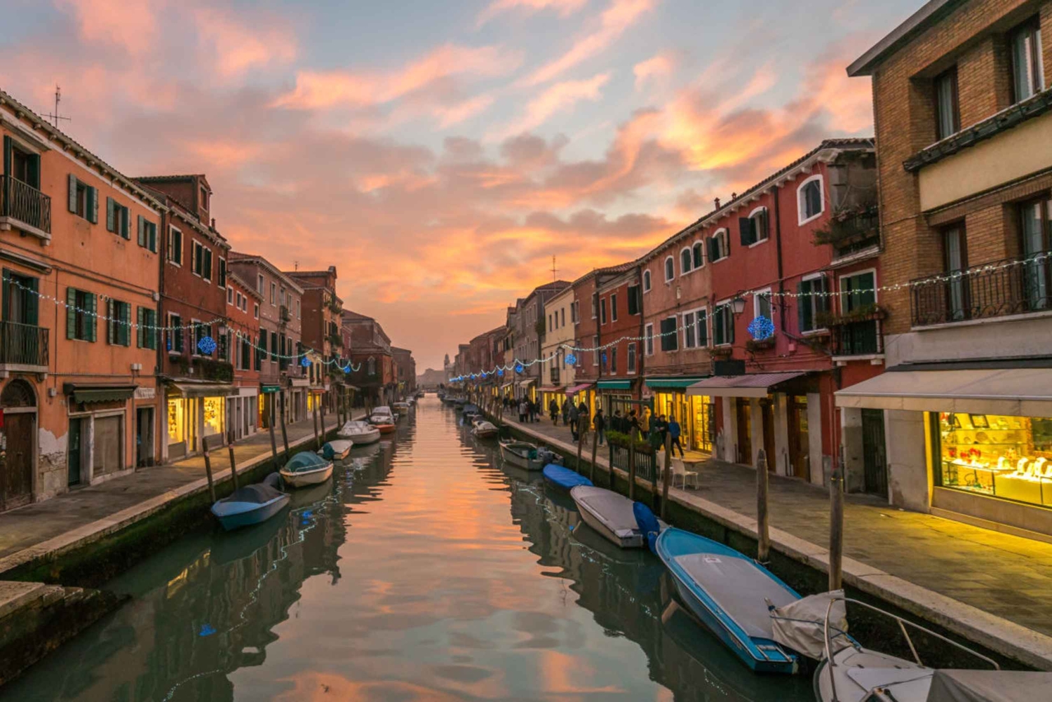 Venedig: Gondel Tour bei Sonnenuntergang oder am Abend