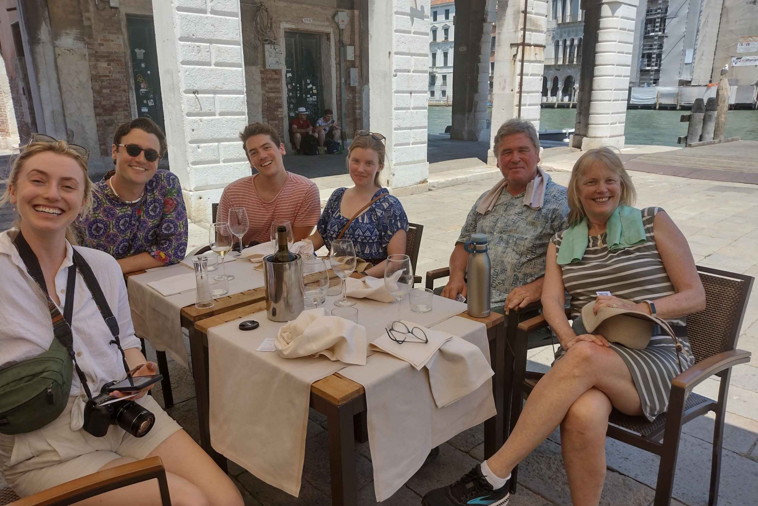 Veneza: Excursão a pé ao pôr do sol com degustação de comida e vinho